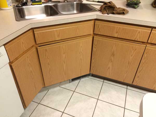 All State Remodeling project gallery - before-kitchen-cabinet-refacing-1